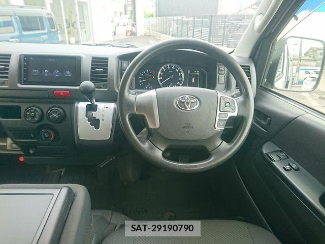 Toyota HIACE VAN 2022-04 7330740-20