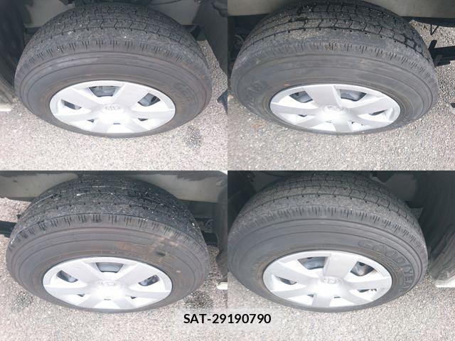 Toyota HIACE VAN 2022-04 7330740-26