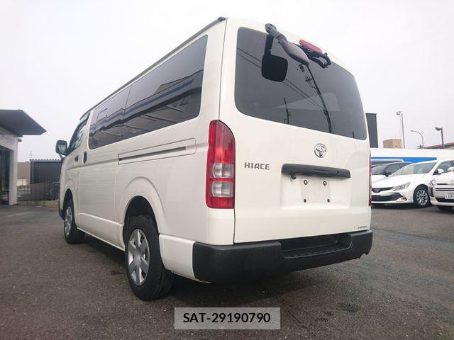 Toyota HIACE VAN 2022-04 7330740-2