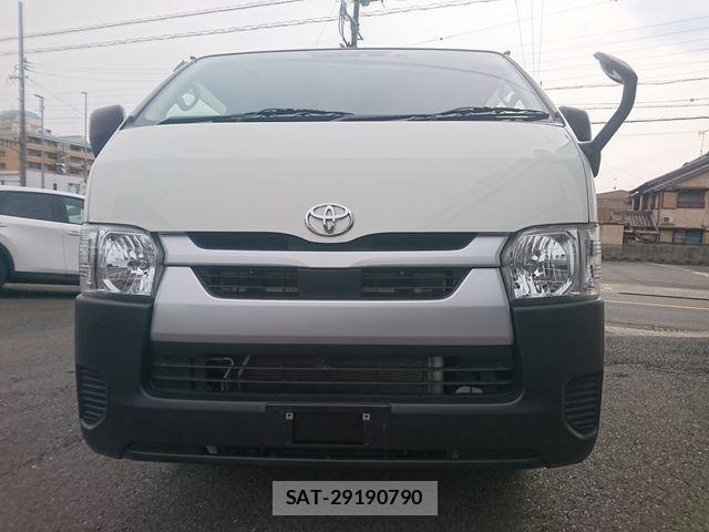Toyota HIACE VAN 2022-04 7330740-6