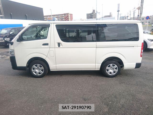 Toyota HIACE VAN 2022-04 7330740-8