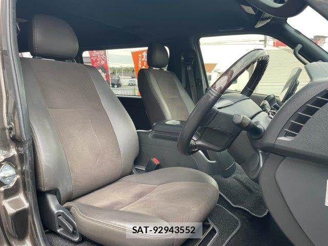 Toyota HIACE VAN 2019-03 7330734-12