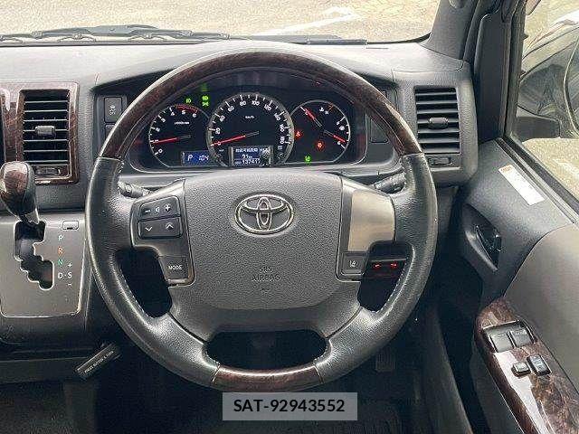 Toyota HIACE VAN 2019-03 7330734-16