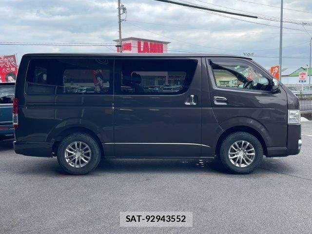 Toyota HIACE VAN 2019-03 7330734-22