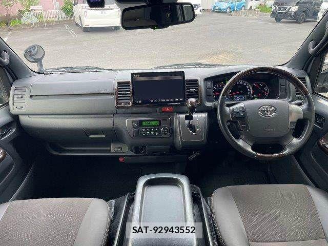 Toyota HIACE VAN 2019-03 7330734-2