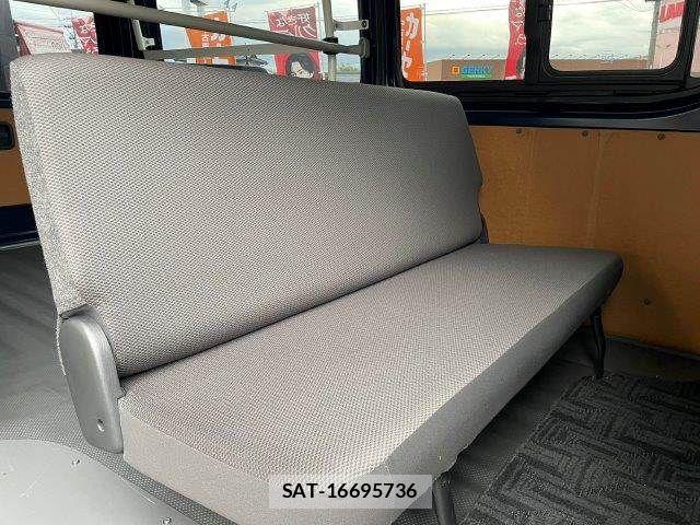 Toyota HIACE VAN 2014-03 7360210-8