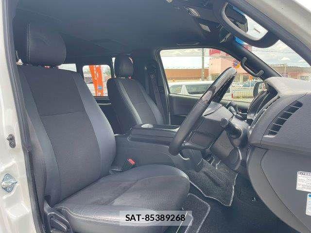 Toyota HIACE VAN 2019-06 7360205-10