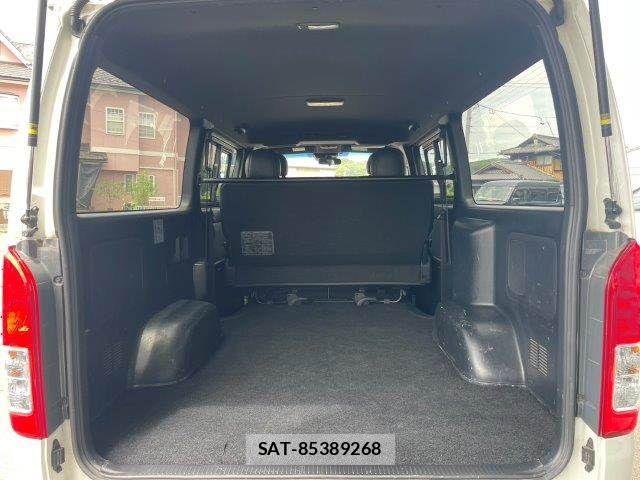 Toyota HIACE VAN 2019-06 7360205-12