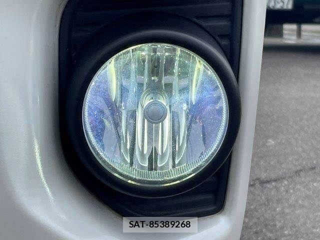 Toyota HIACE VAN 2019-06 7360205-16