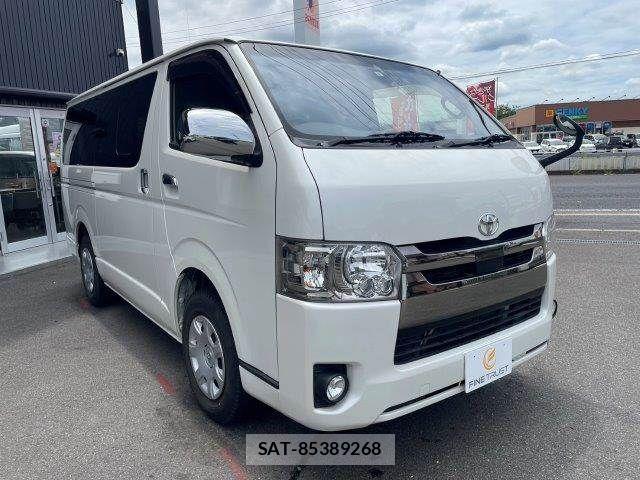 Toyota HIACE VAN 2019-06 7360205-19