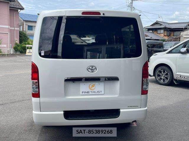 Toyota HIACE VAN 2019-06 7360205-22