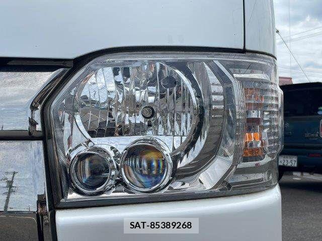 Toyota HIACE VAN 2019-06 7360205-25