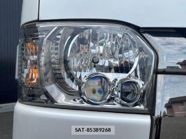 Toyota HIACE VAN 2019-06 7360205-26