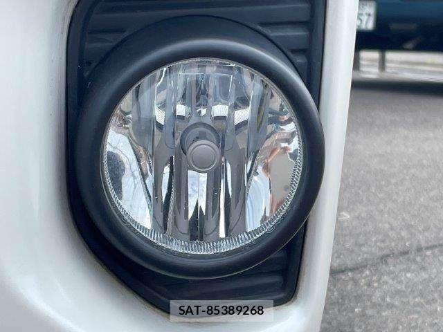 Toyota HIACE VAN 2019-06 7360205-27