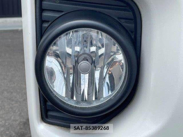 Toyota HIACE VAN 2019-06 7360205-28