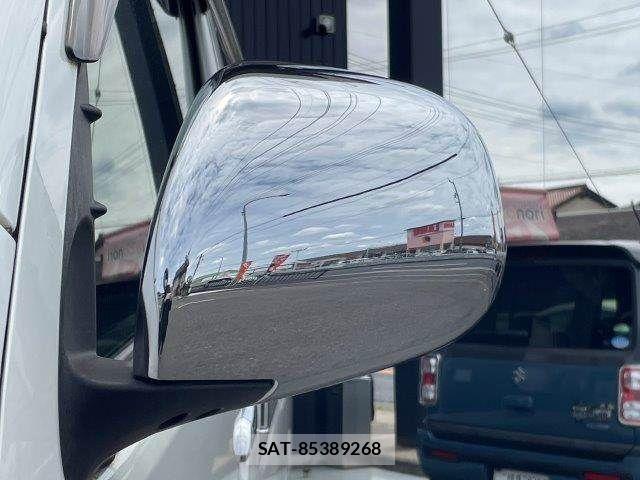 Toyota HIACE VAN 2019-06 7360205-29