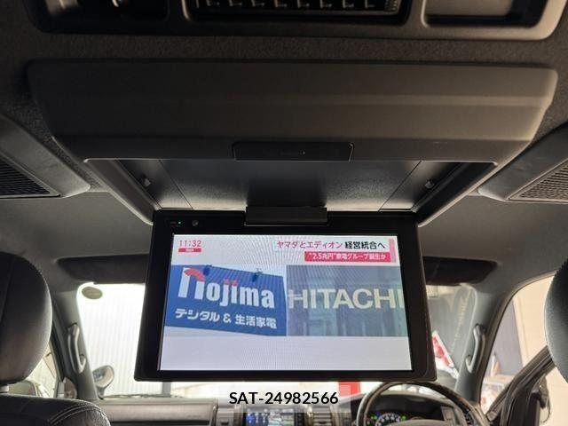 Toyota HIACE VAN 2019-06 7360215-11