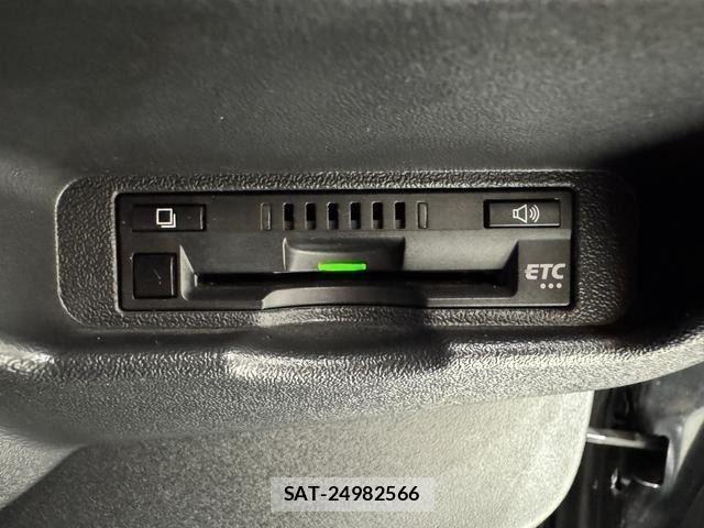 Toyota HIACE VAN 2019-06 7360215-15