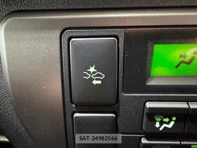 Toyota HIACE VAN 2019-06 7360215-18