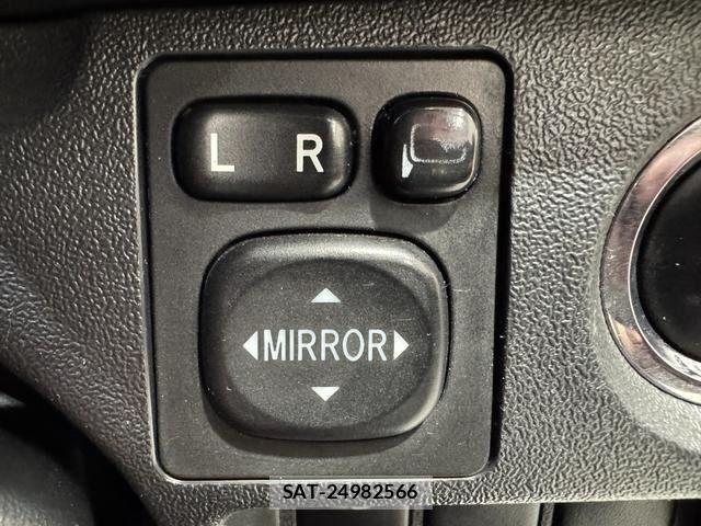Toyota HIACE VAN 2019-06 7360215-22