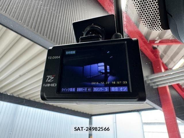 Toyota HIACE VAN 2019-06 7360215-27
