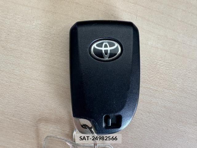 Toyota HIACE VAN 2019-06 7360215-28