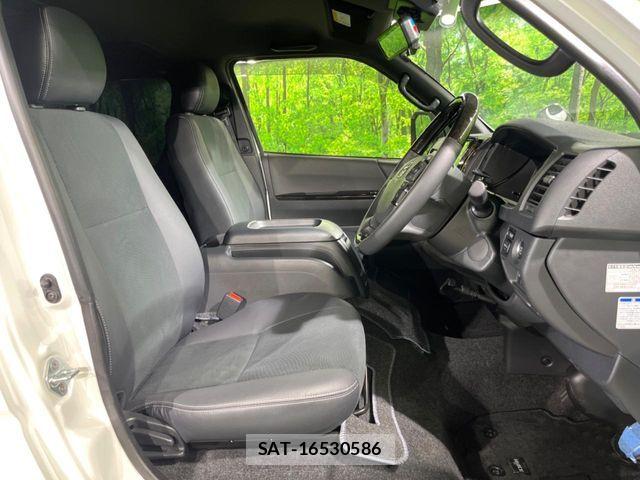 Toyota HIACE VAN 2024-01 7360197-7