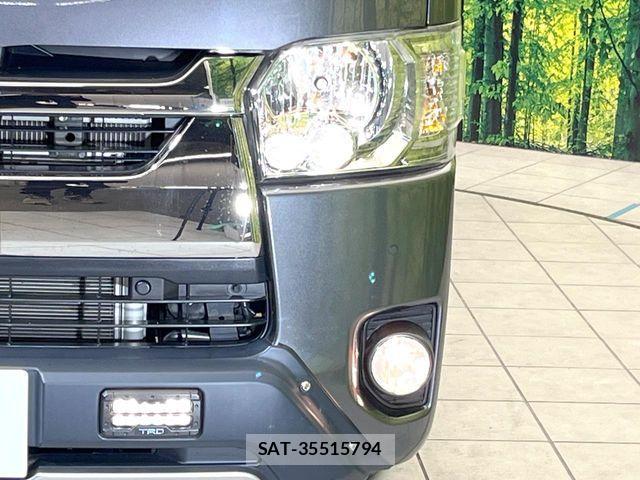 Toyota HIACE VAN 2021-06 7360198-11