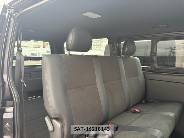 Toyota HIACE VAN 2022-10 7360203-9