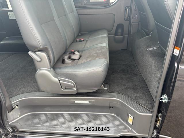 Toyota HIACE VAN 2022-10 7360203-10