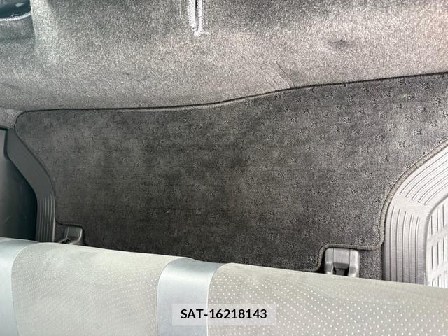 Toyota HIACE VAN 2022-10 7360203-12