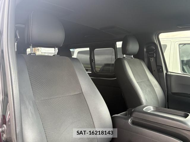 Toyota HIACE VAN 2022-10 7360203-14