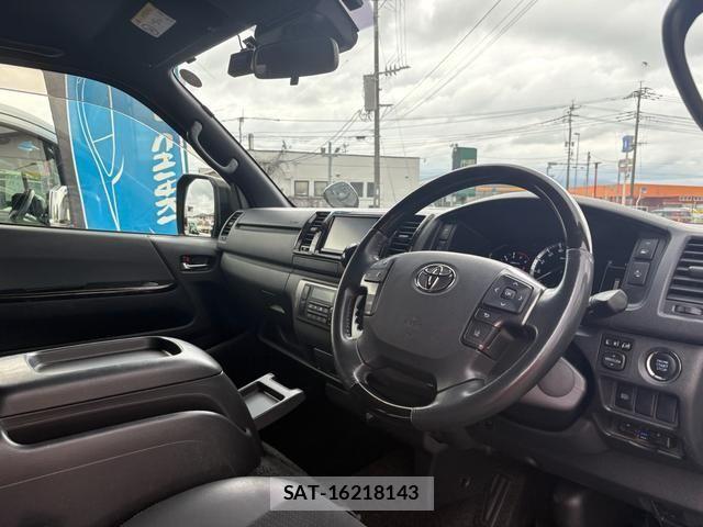 Toyota HIACE VAN 2022-10 7360203-15