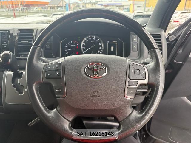 Toyota HIACE VAN 2022-10 7360203-16