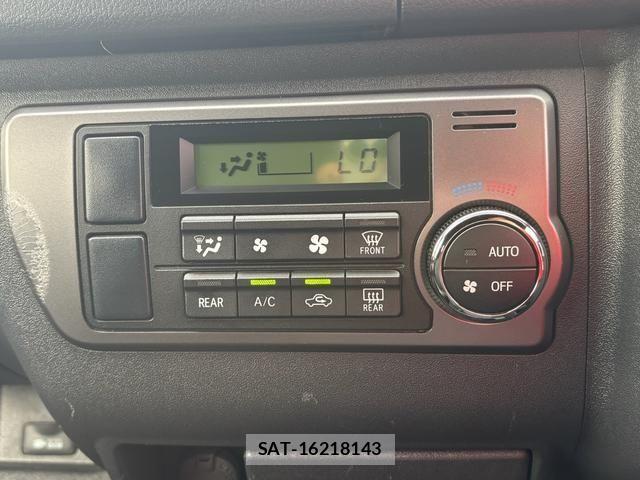 Toyota HIACE VAN 2022-10 7360203-28