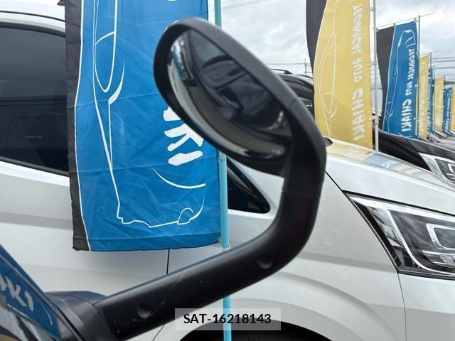 Toyota HIACE VAN 2022-10 7360203-2