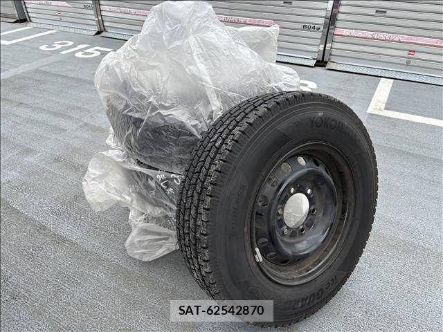 Toyota HIACE VAN 2019-01 7360209-10