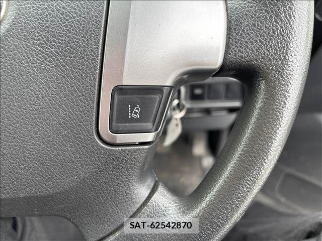 Toyota HIACE VAN 2019-01 7360209-15