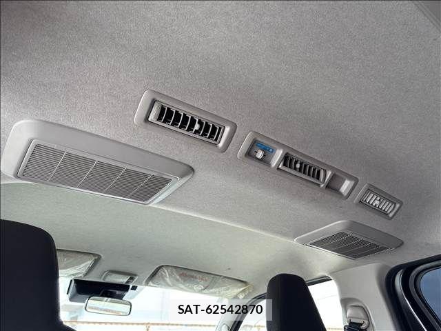 Toyota HIACE VAN 2019-01 7360209-16
