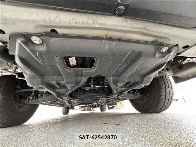 Toyota HIACE VAN 2019-01 7360209-19