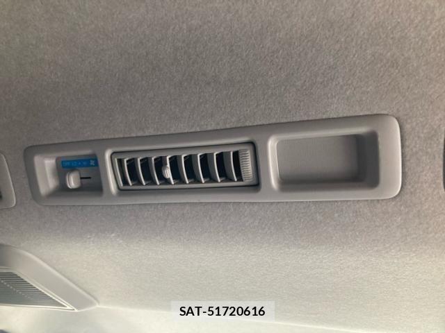 Toyota HIACE VAN 2019-07 7360208-17