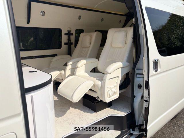 Toyota HIACE VAN 2019-08 7360194-12