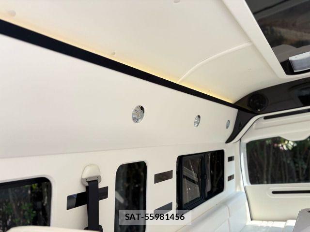 Toyota HIACE VAN 2019-08 7360194-15