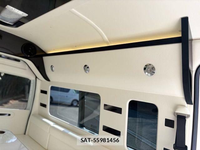 Toyota HIACE VAN 2019-08 7360194-16