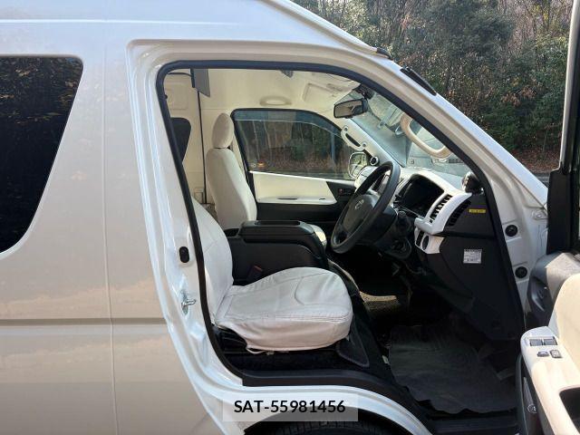 Toyota HIACE VAN 2019-08 7360194-6