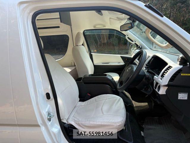Toyota HIACE VAN 2019-08 7360194-7