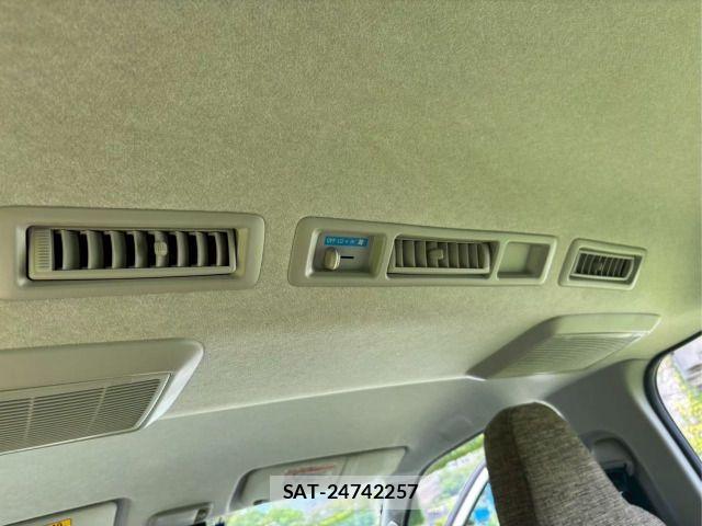 Toyota HIACE VAN 2023-08 7360196-13