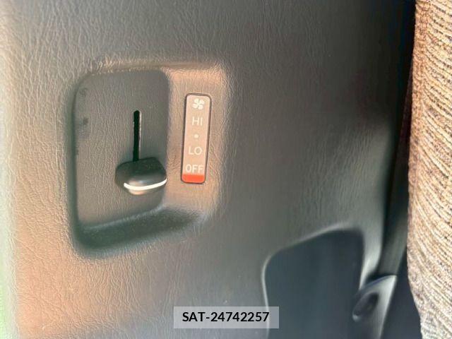 Toyota HIACE VAN 2023-08 7360196-14
