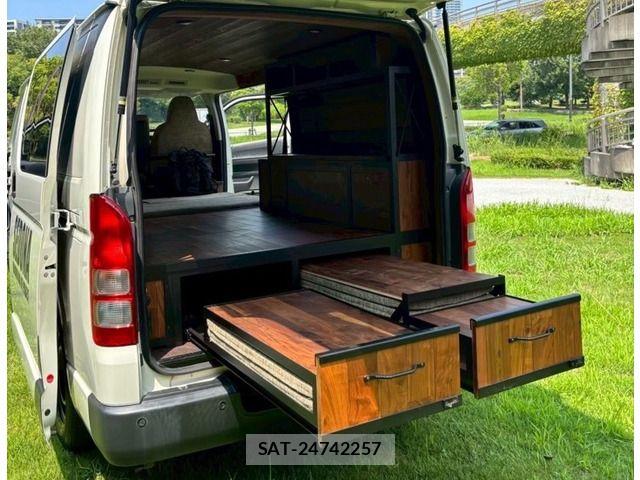 Toyota HIACE VAN 2023-08 7360196-4