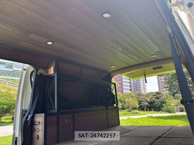 Toyota HIACE VAN 2023-08 7360196-8